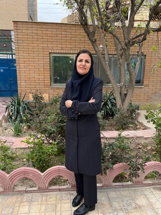 اکرم جوانی دبیر ادبیات